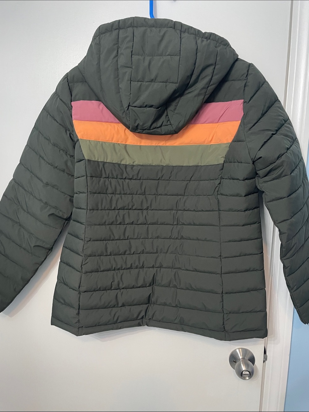 Woman’s Winter Jacket - Picture 2 of 4